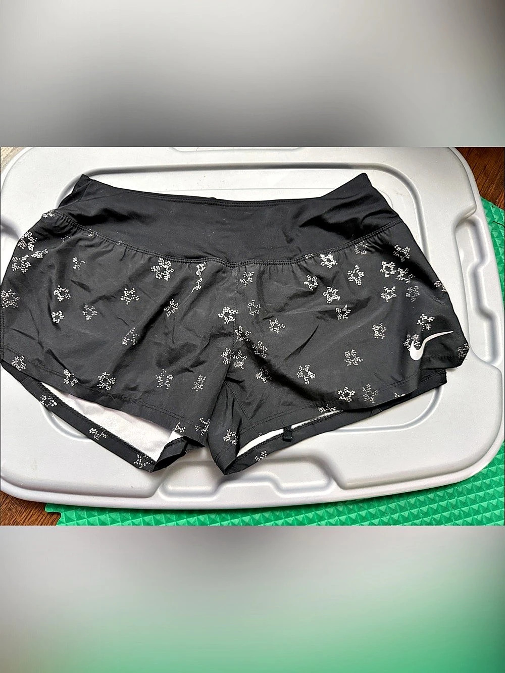 Nike Dri-FIT Star Print Running Shorts Black & White Small